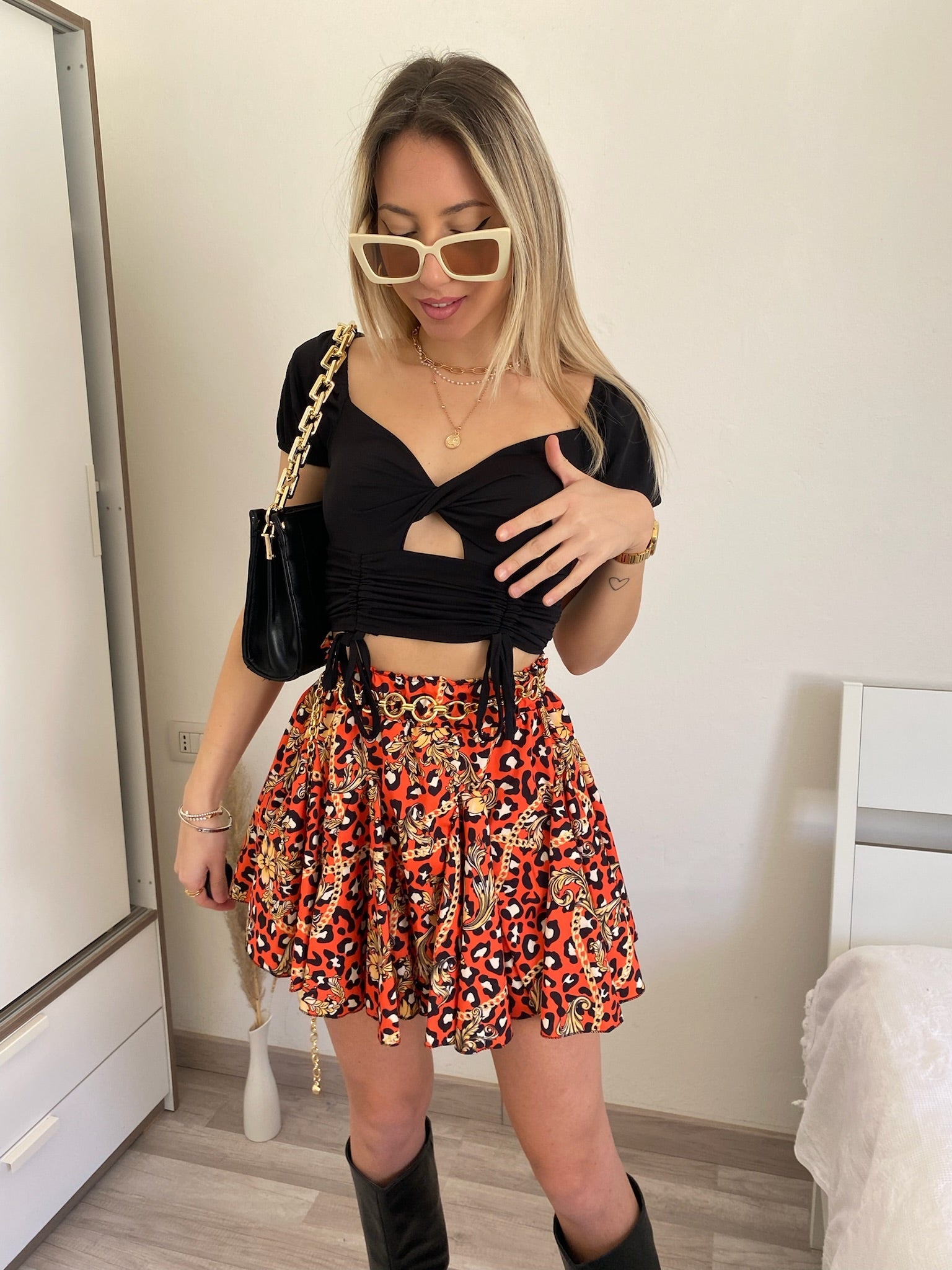 Top Nero con incroci
