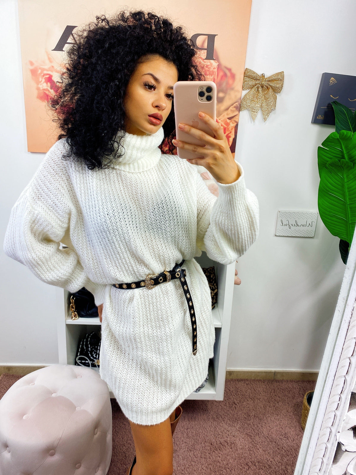 Abito in maglia collo alto bianco