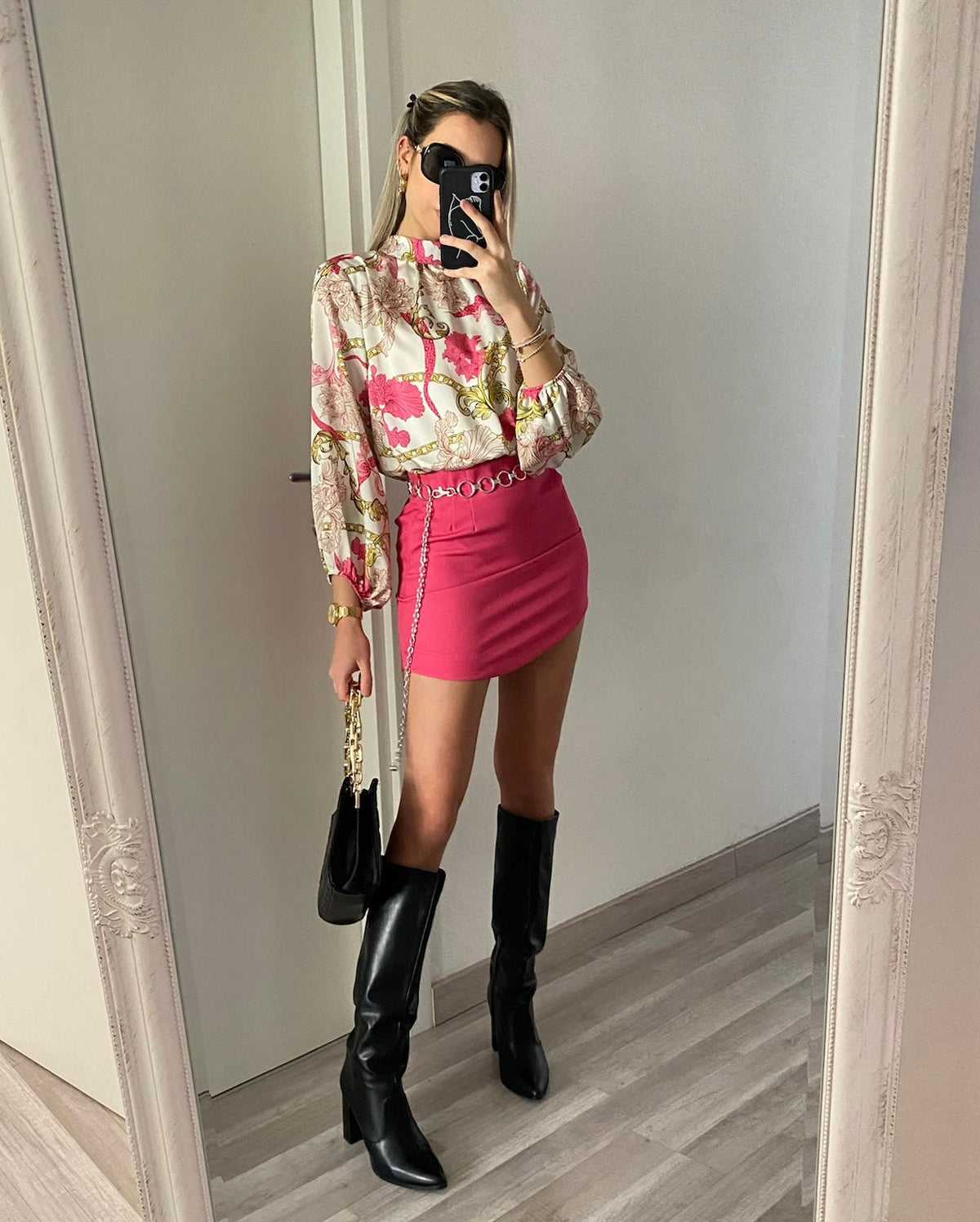 Top crop oro dettagli Fuxia