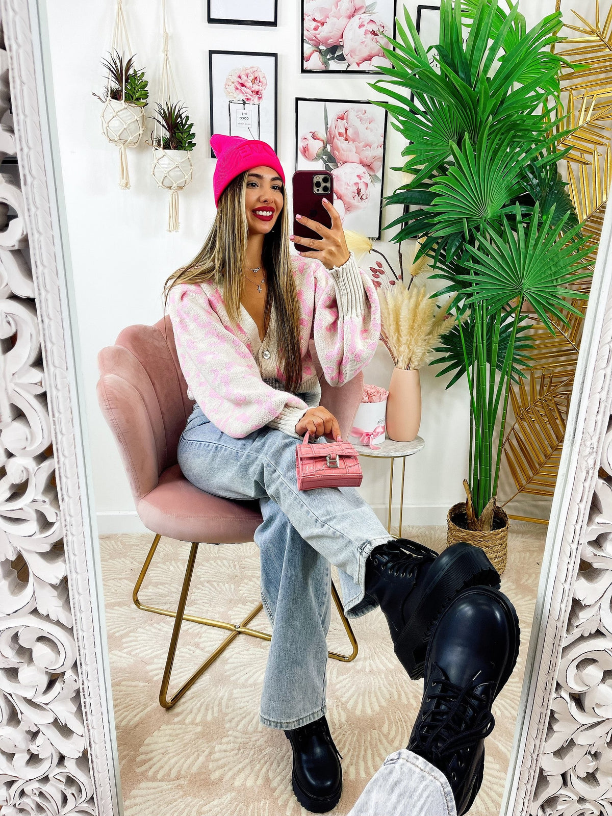 Cardigan maculato rosa con gioiello