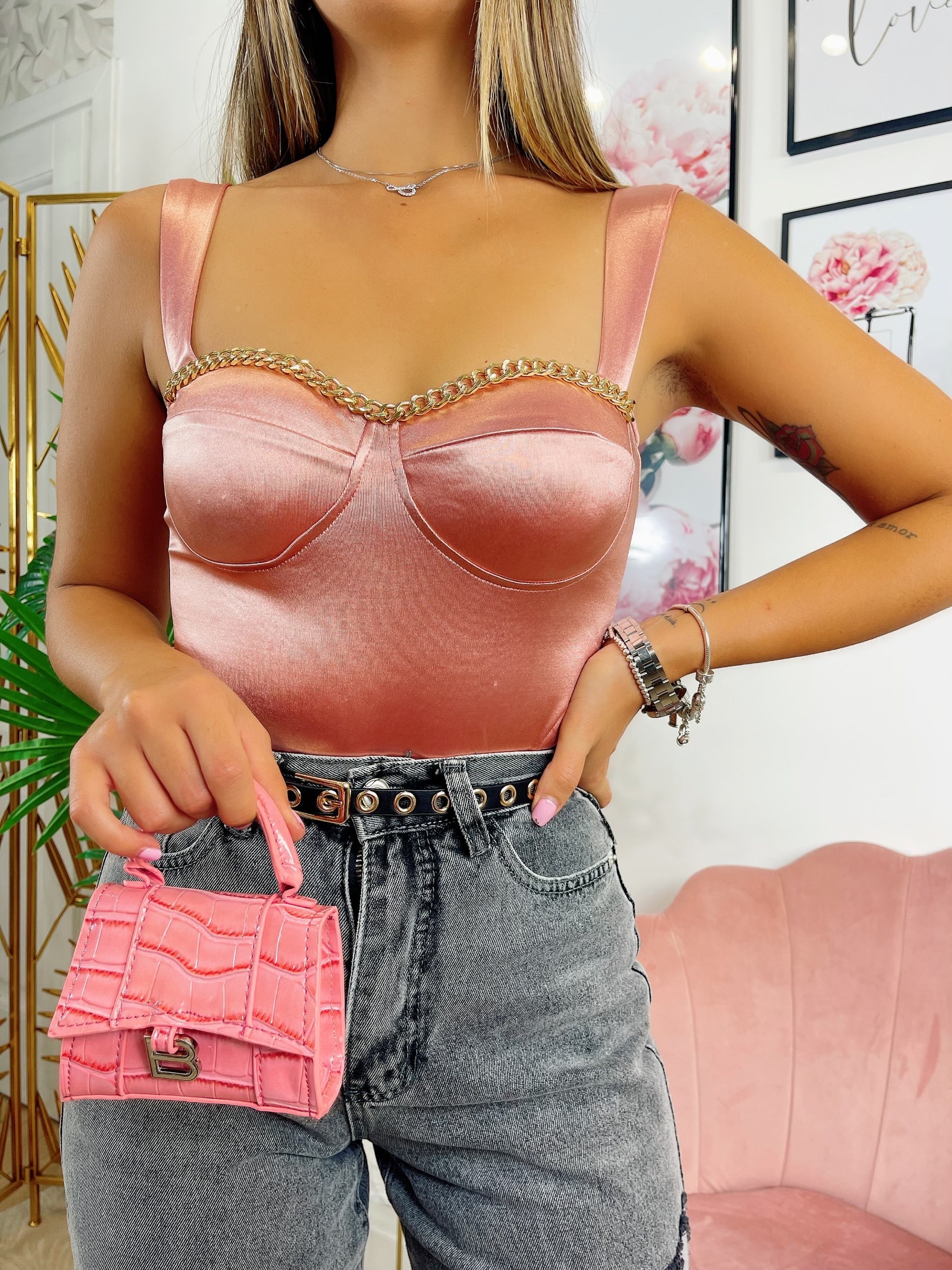 Body rosa con catena