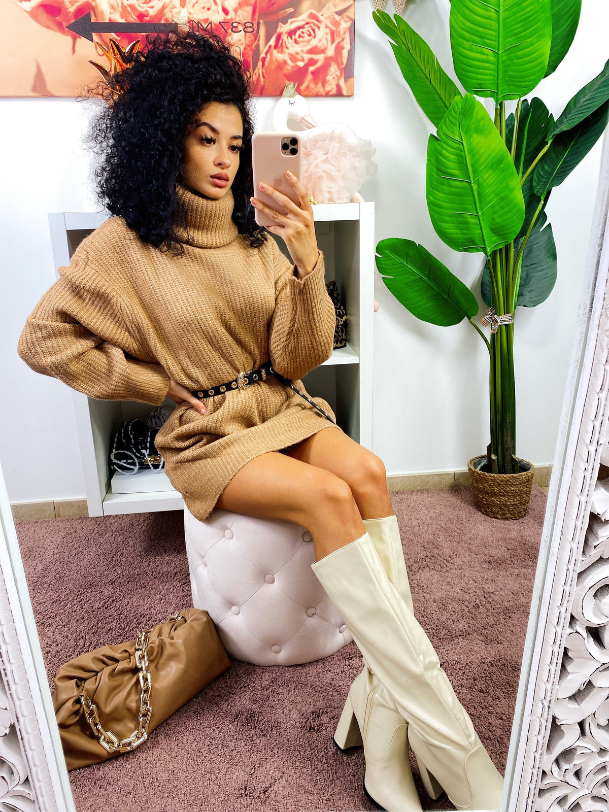 Maxi Maglione over Leyla