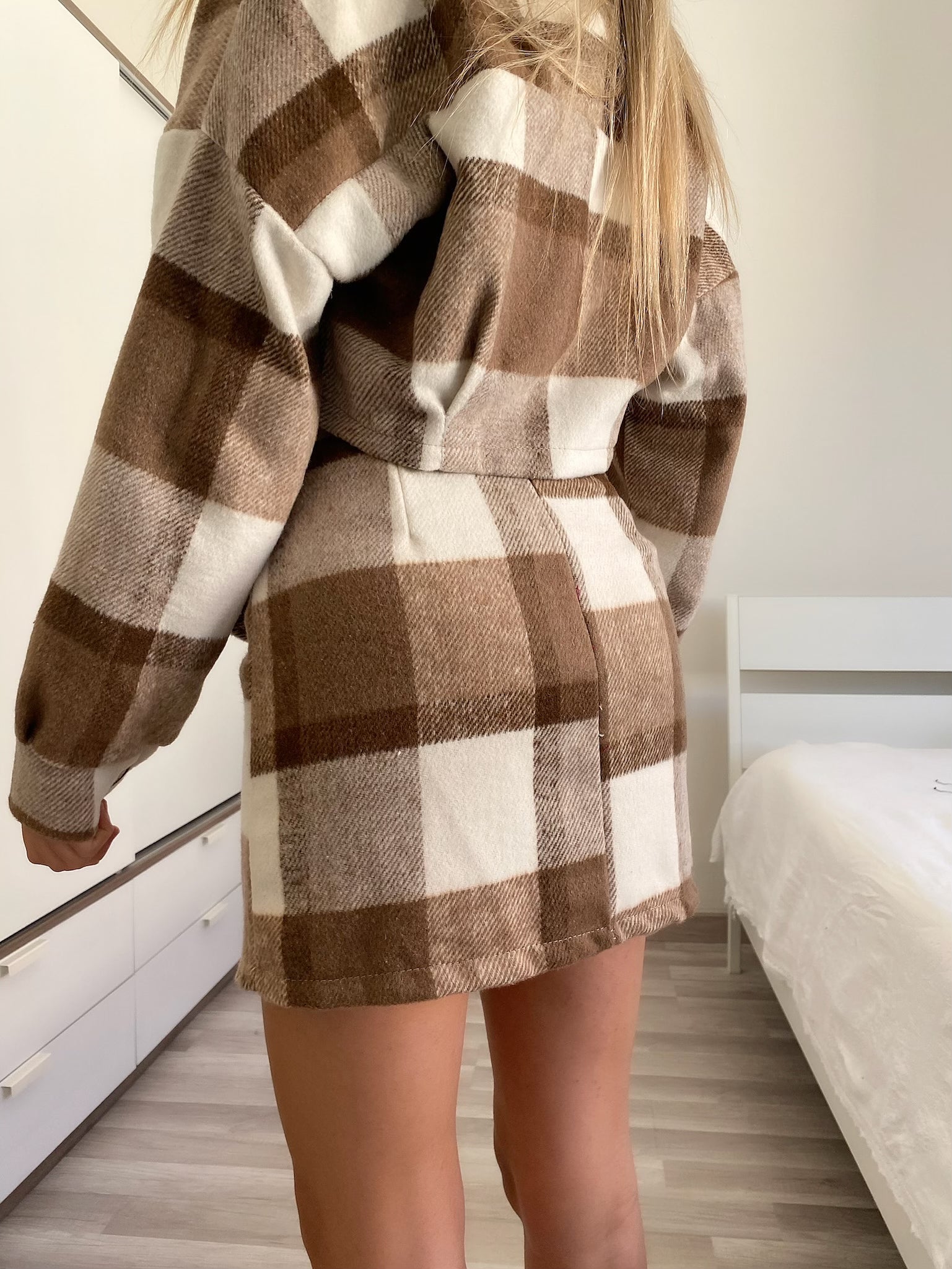 Completo giacca e gonna tweed nude