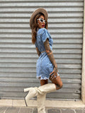 Abito in jeans con catena oro
