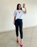 T-shirt bianca con cuore e strass