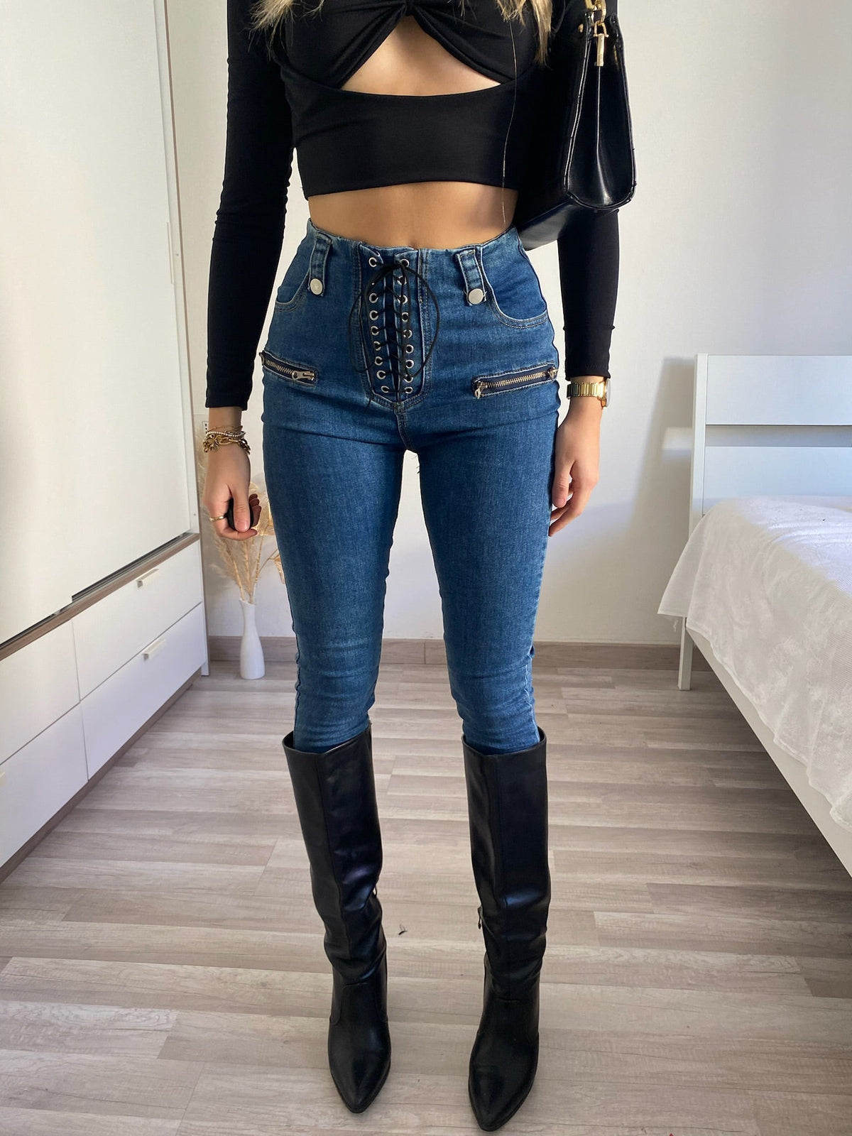 Jeans con lacci sul davanti