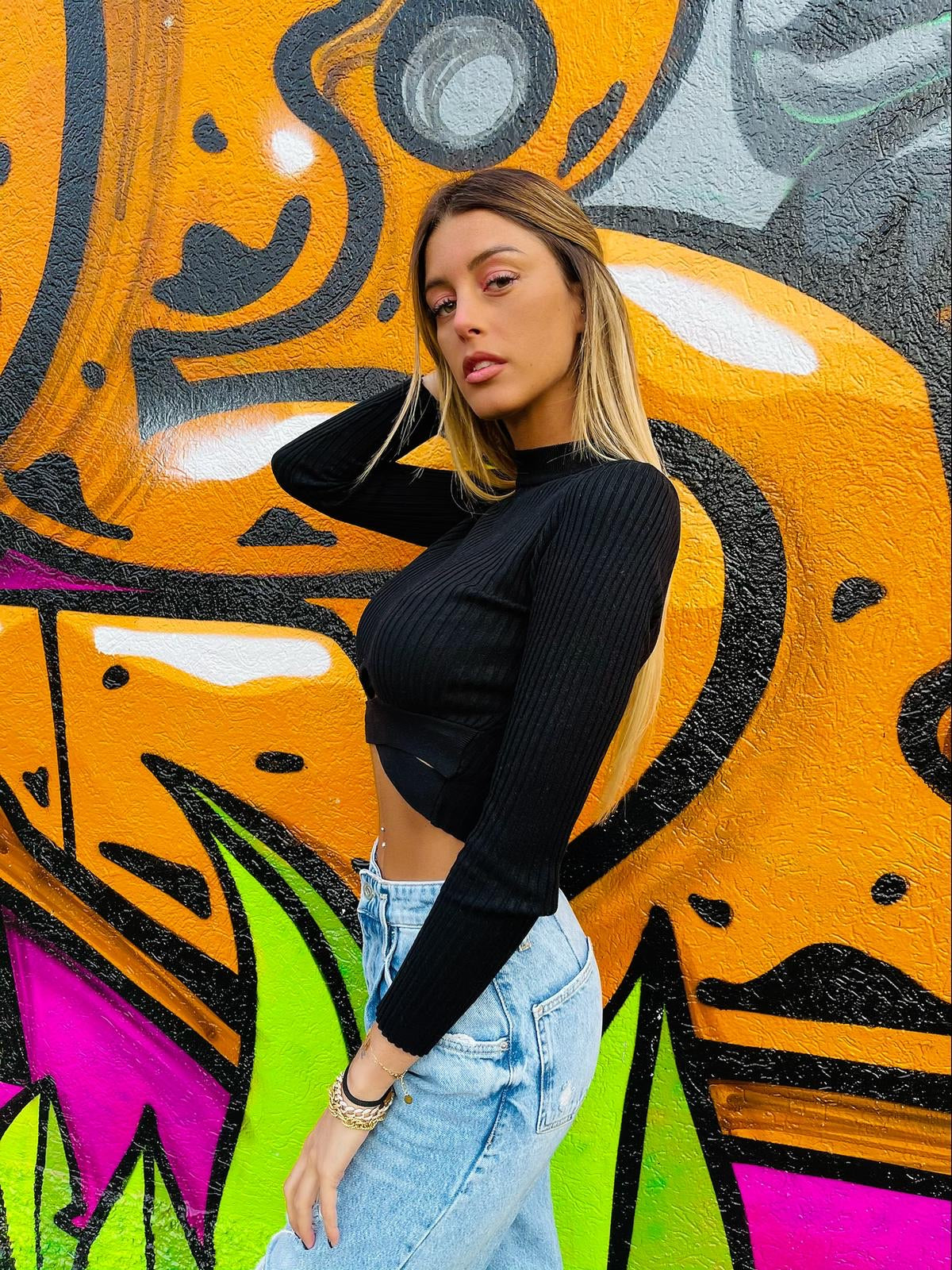 Maglia con incrocio nero