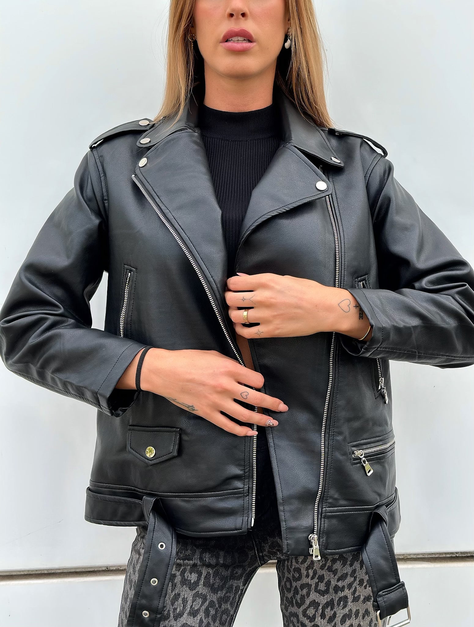 Giaccone di ecopelle over black