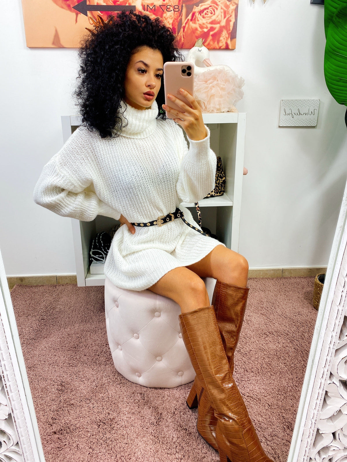 Abito in maglia collo alto bianco