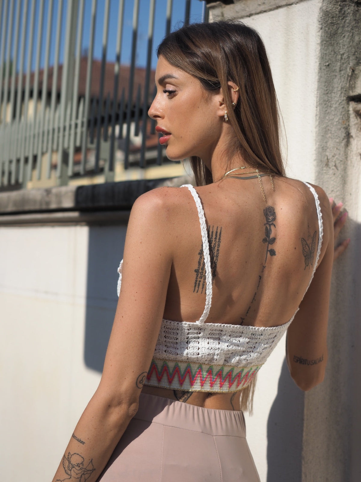 Top crochet bianco con ricamo