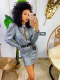 Abito con paillettes e scollo manica bombata