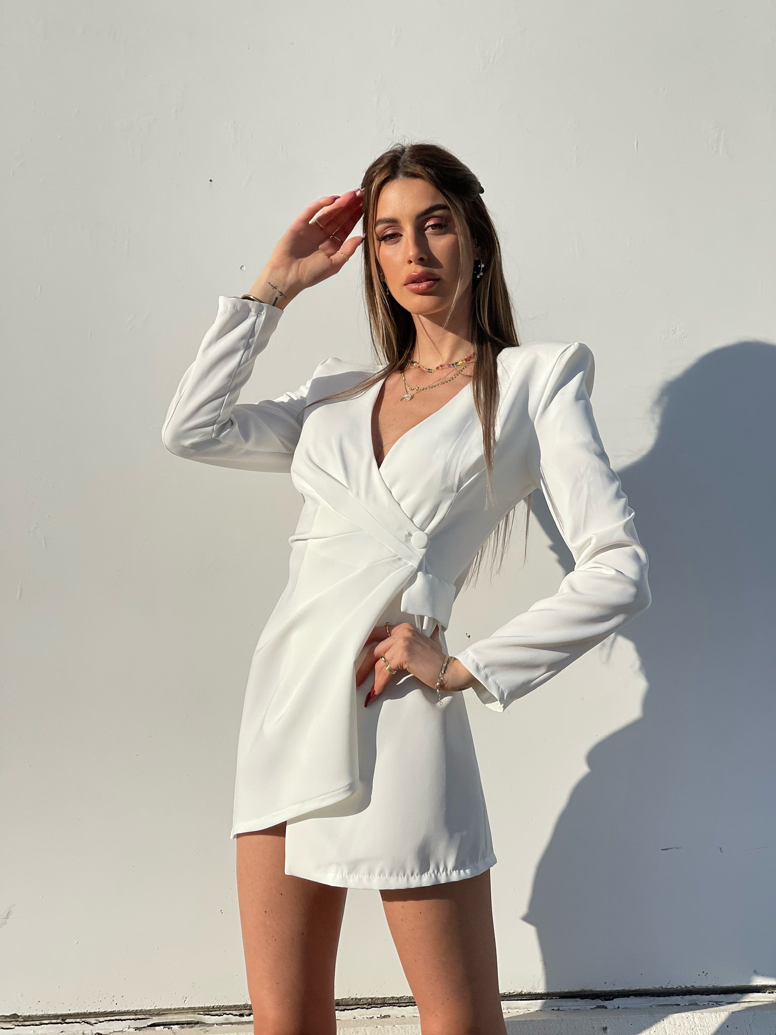 Abito a blazer con bottone bianco