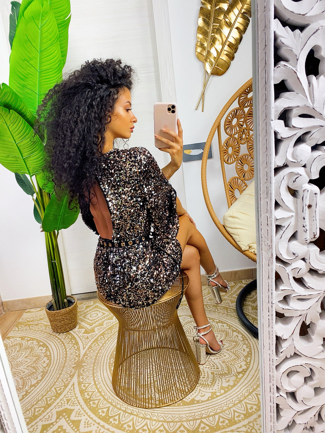 Abito con paillettes bronzo schiena aperta
