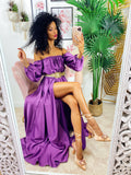 Abito scollo a barchetta in raso con maxi spacco purple
