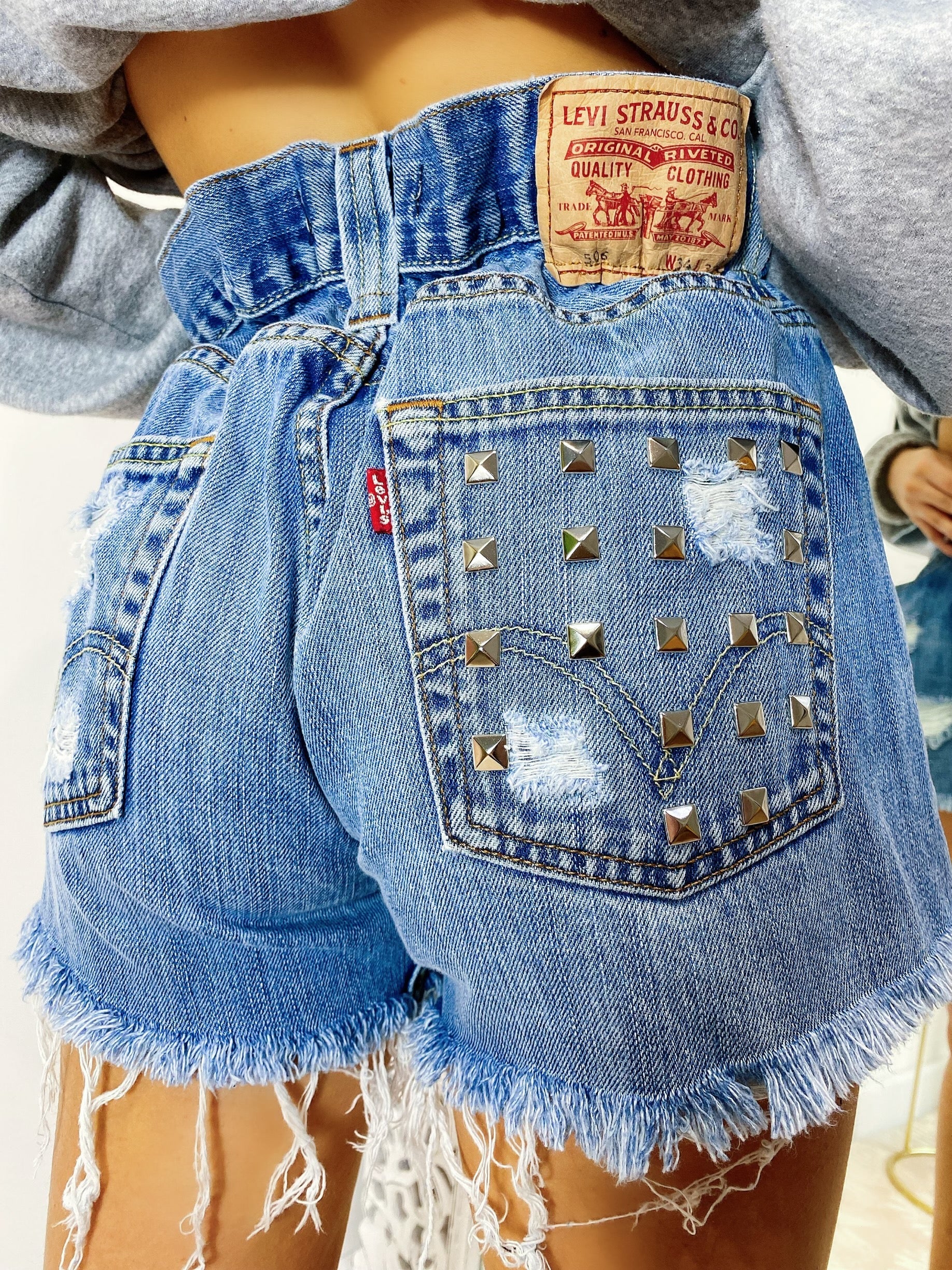 Short Levi’s Vintage con Borchie