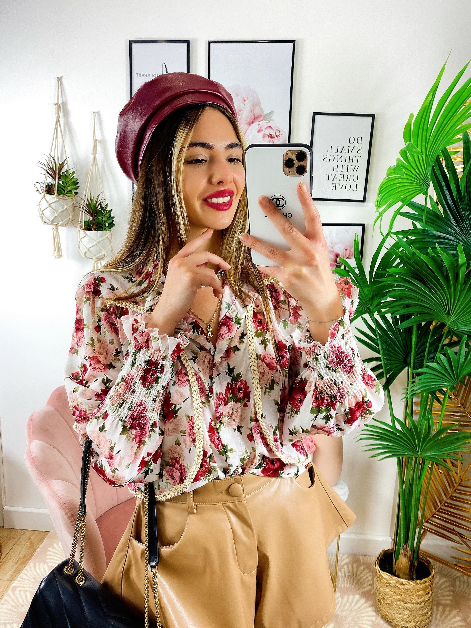 Camicia fiorata con ricami base bianca