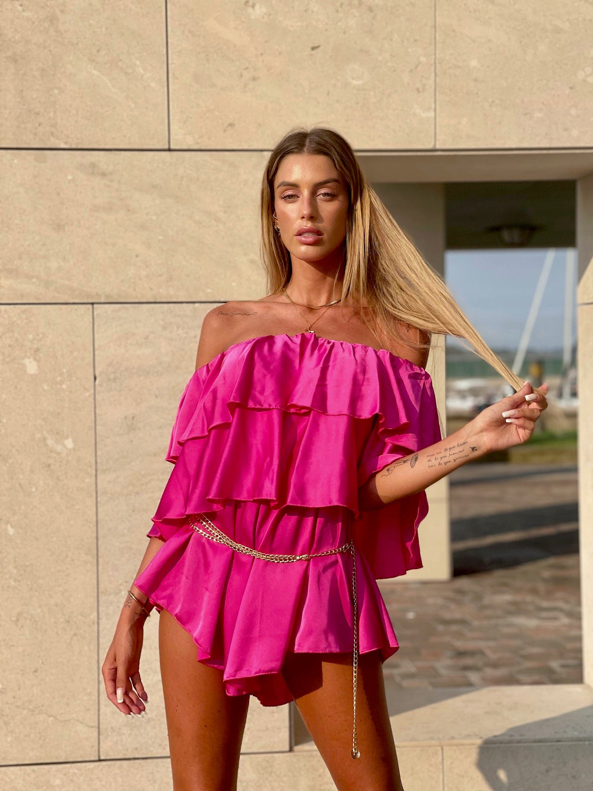 Tutina Fuxia scollo a barchetta e balze