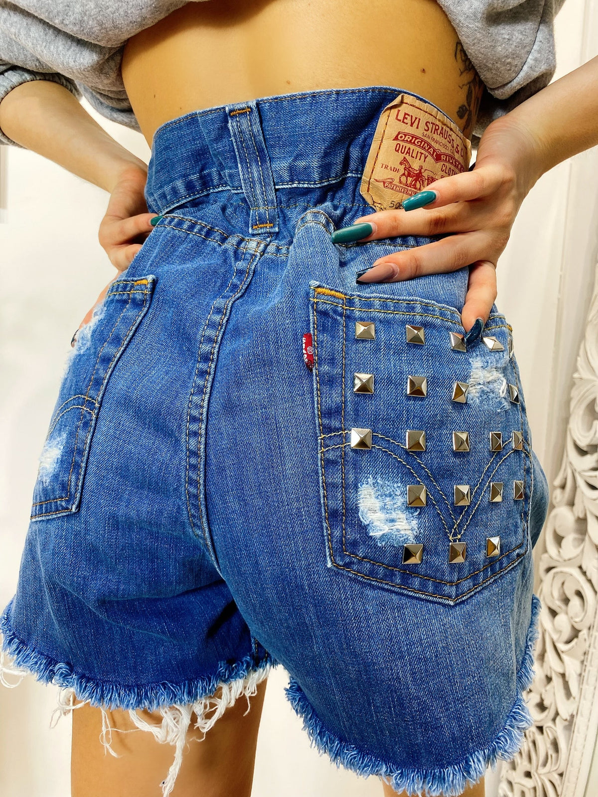 Short Levi’s Vintage con Borchie Medio scuro