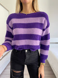 Maglione a righe lilla viola