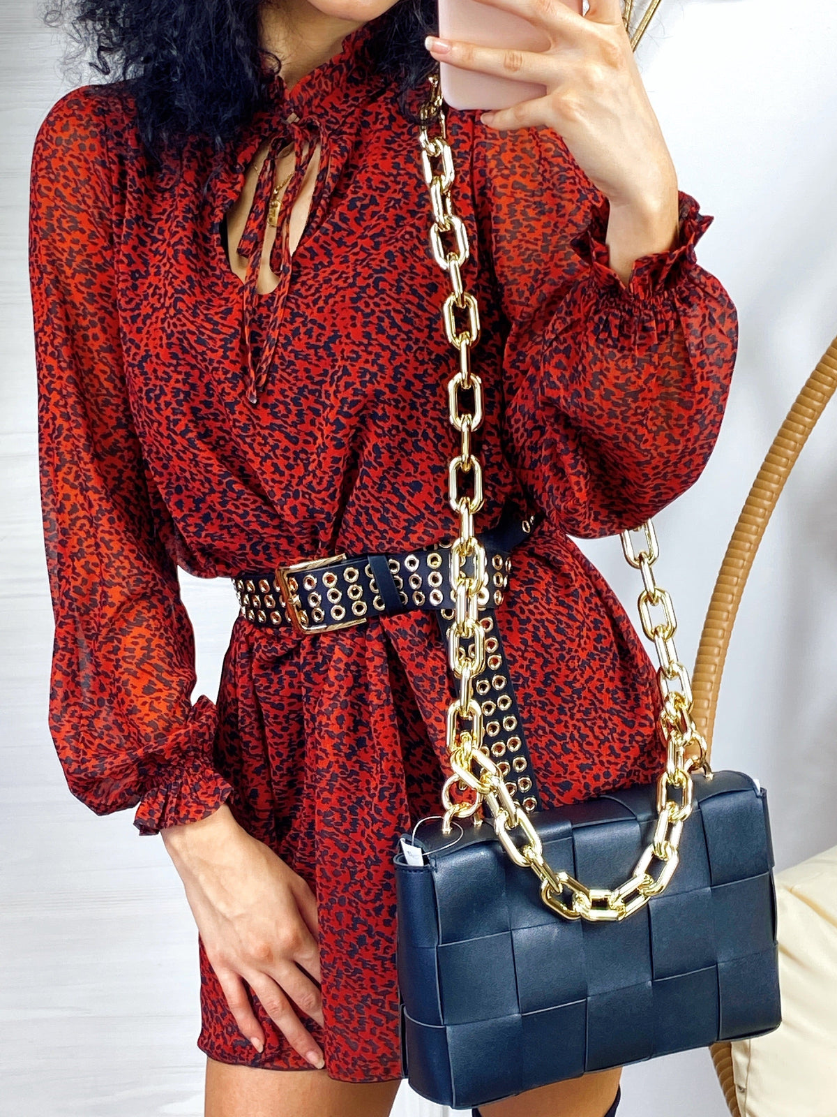 Abito morbido rosso con pois neri