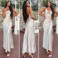 Abito beige lungo con catene