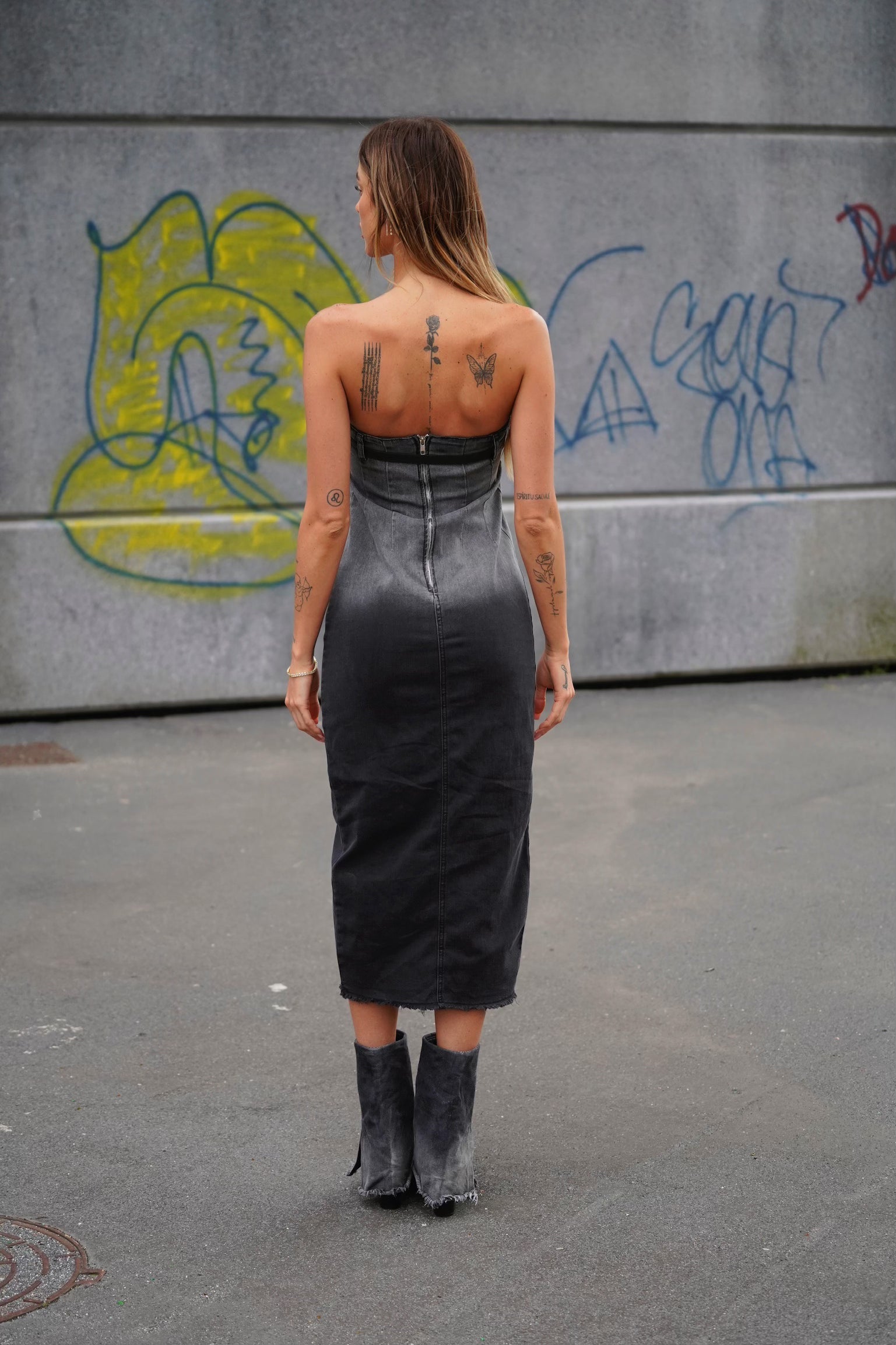 Abito midi in jeans con cintura