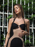 Abito sensual nero e trasparenze