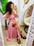 Abito in raso lungo con scollo a barchetta rosa