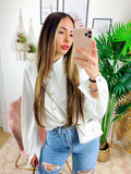 Camicia bianca con bottoni gold e borsetta