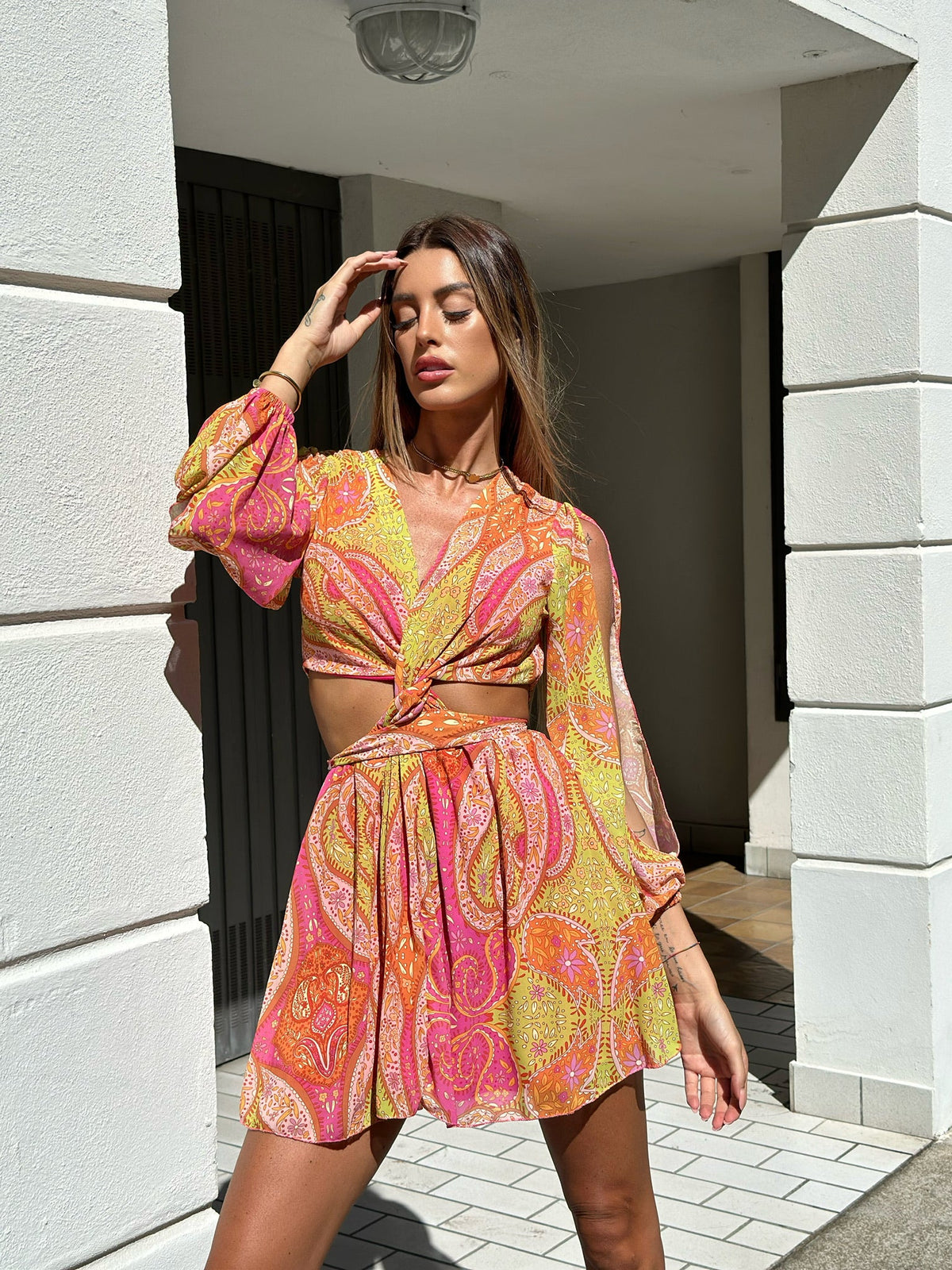 Abito con incrocio rosa lime