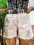 Short sfrangiato con borchie