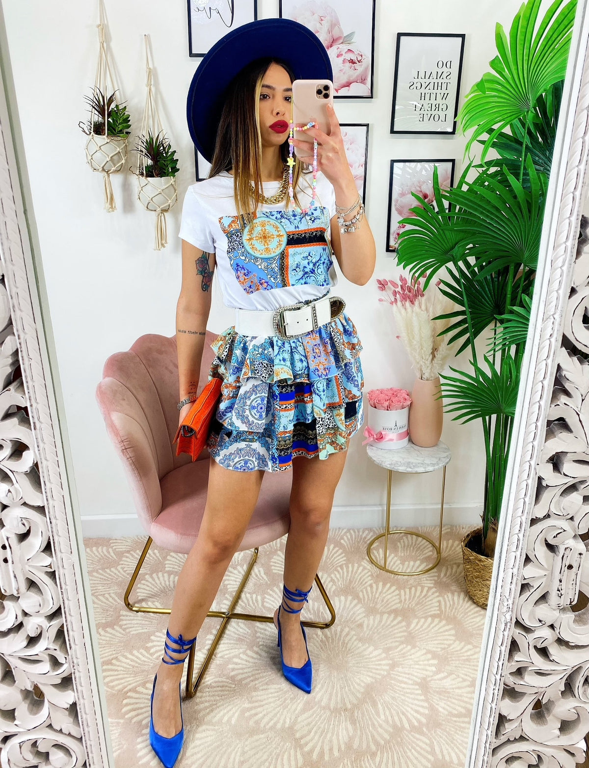 Completo etnico gonna e t-shirt base celeste
