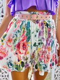 Short a pieghine con fiori sfumati lilla