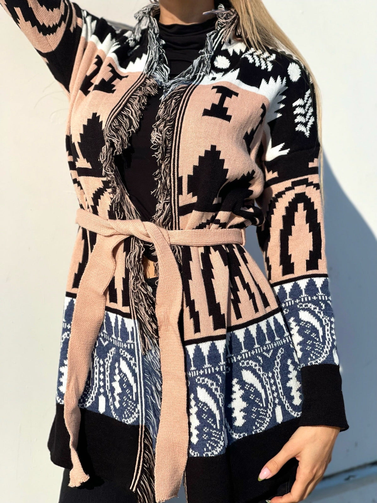 Cardigan con frange e cinta dettaglio Cipria