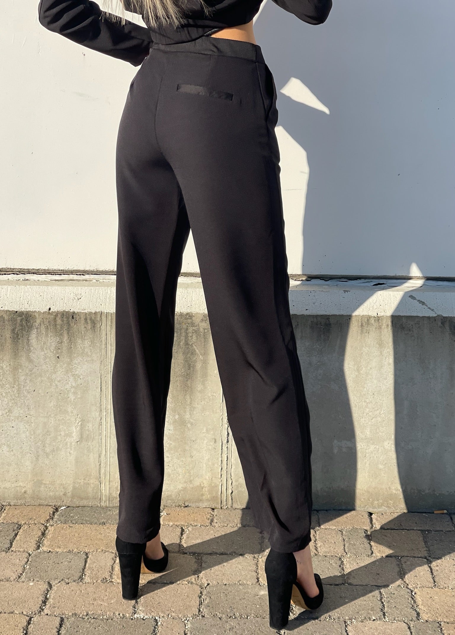 Completo giacca e pantalone nero