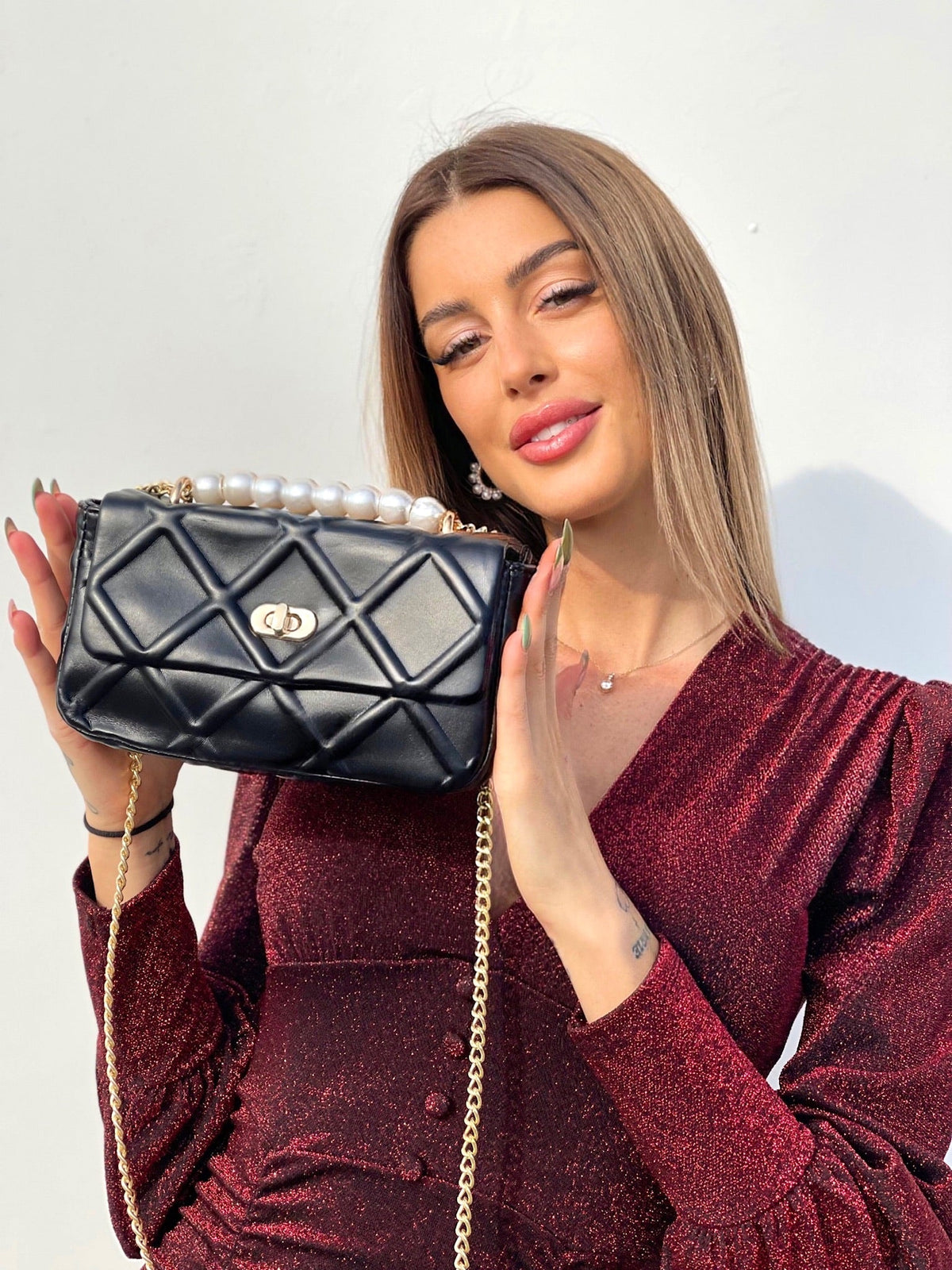 Borsa nera con perle