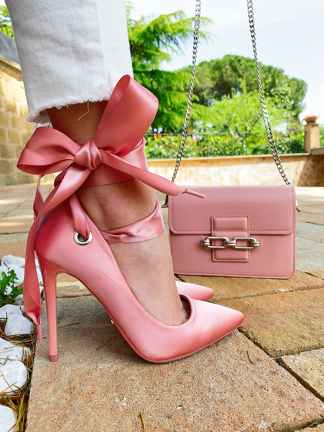 Décolleté Rosa con lacci in raso