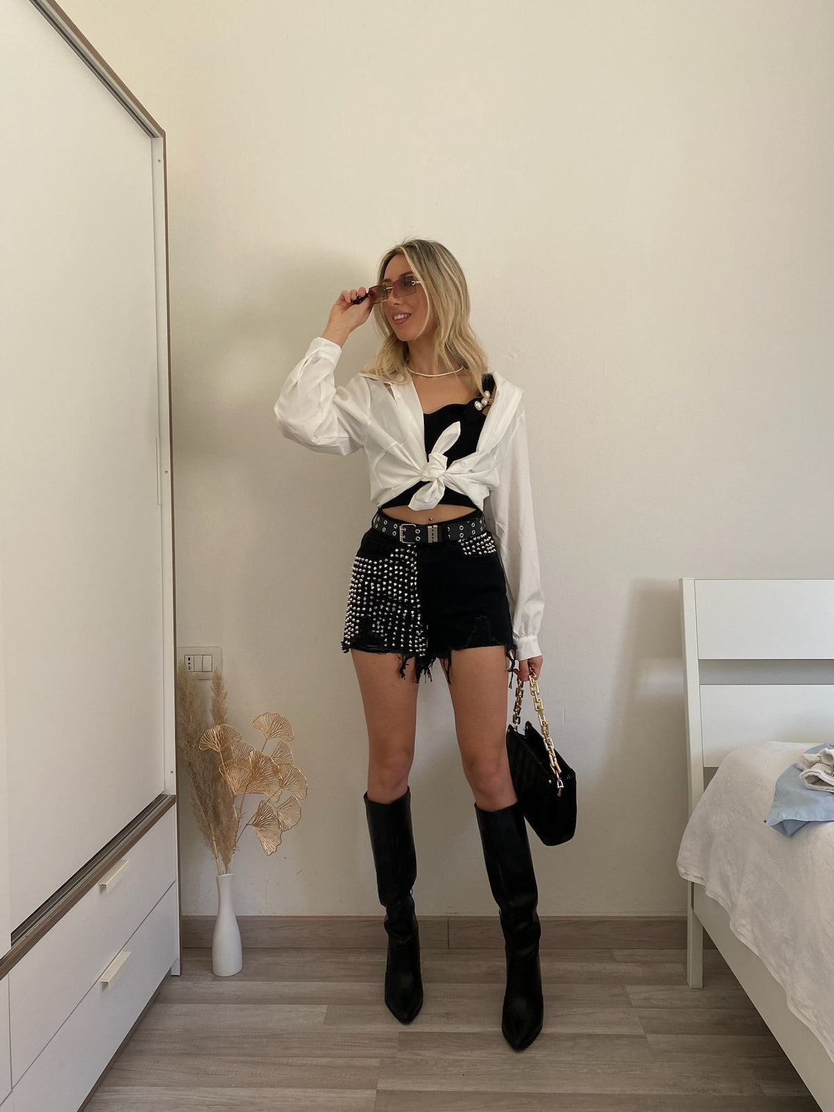 Top più camicia bianco nero