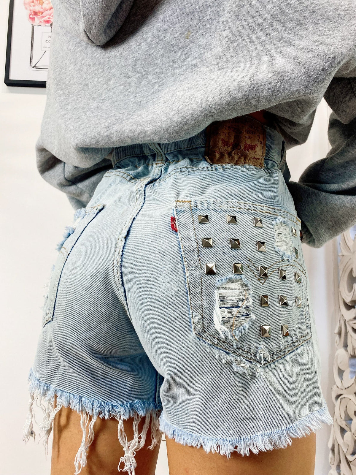 Short Levi’s Vintage bagno chiaro con borchie
