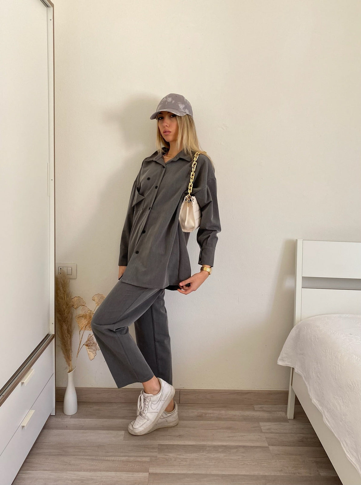 Completo sportivo grigio