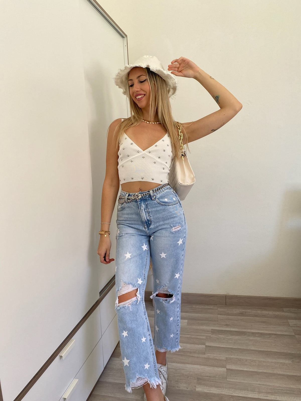 Top bianco con stelle