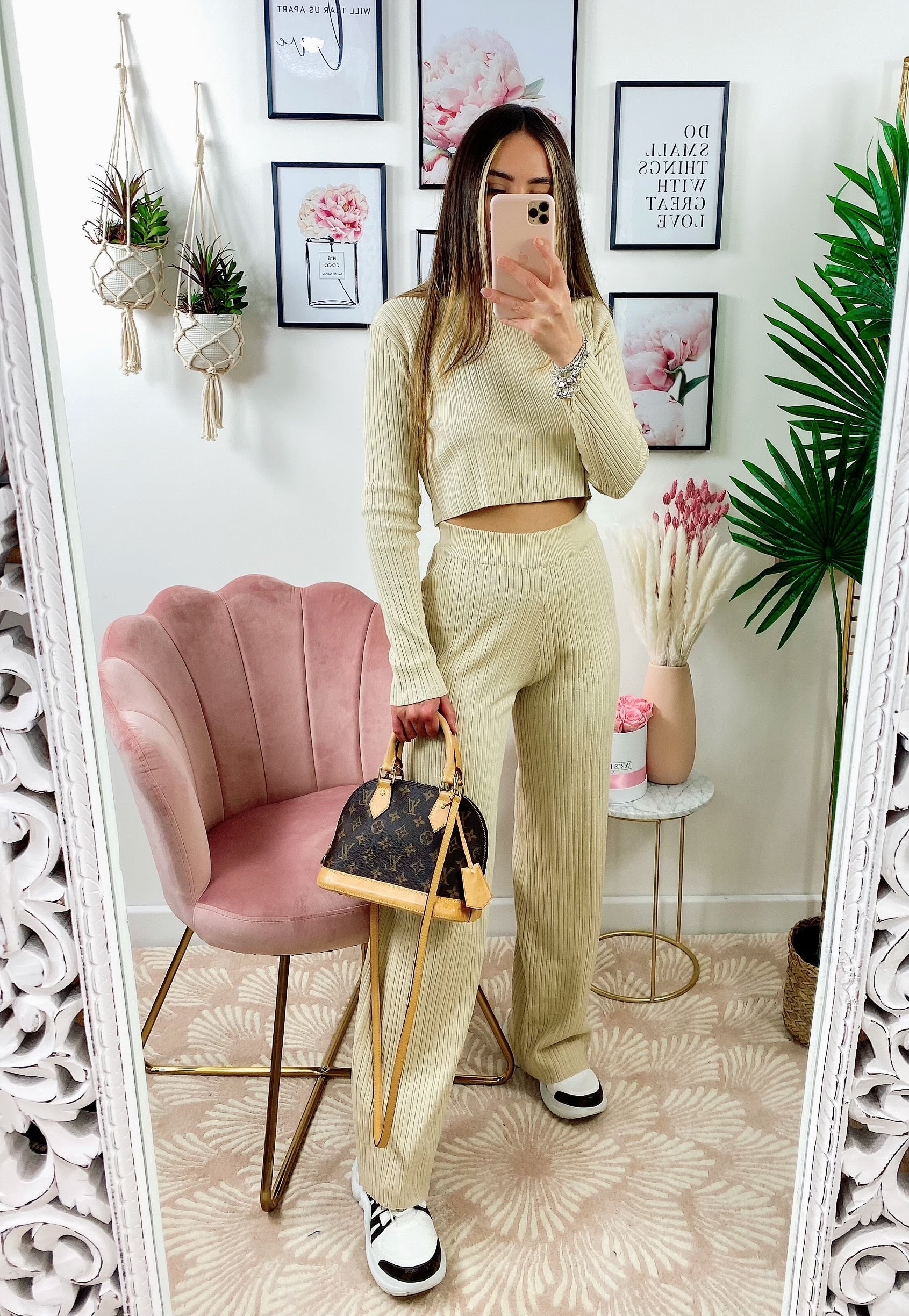Completo maglia e pantalone