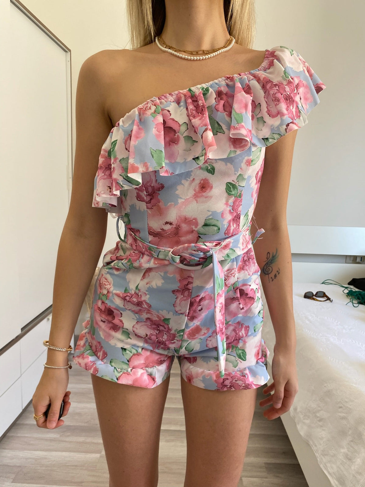 Tuta monospalla fiori rosa