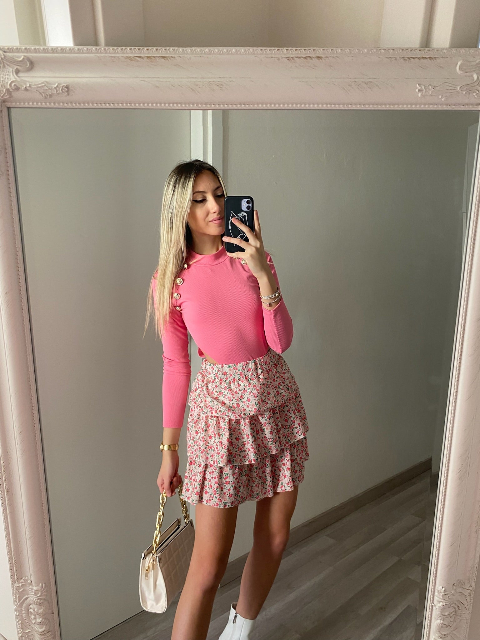 Body a costine rosa barbie con bottoni oro