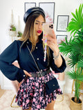 Camicia nera con bottoni e borsetta