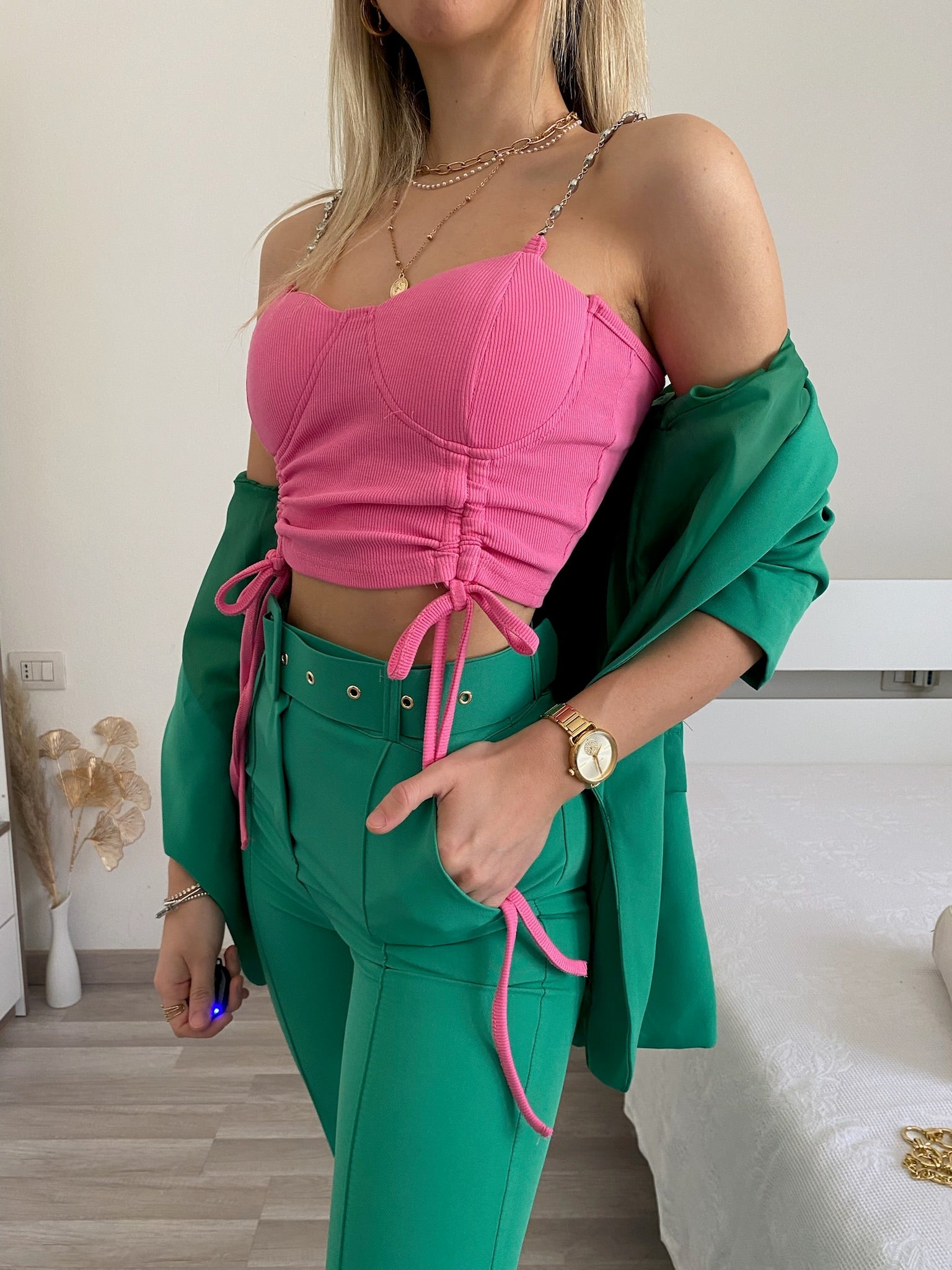 Top rosa con spalline in strass