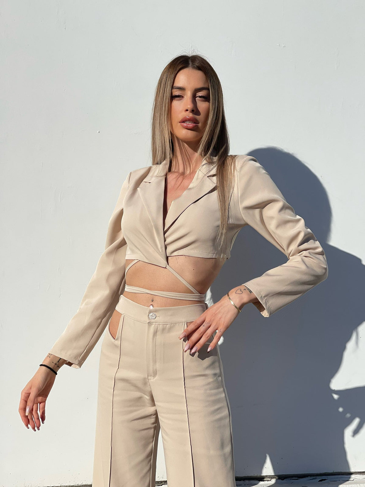 Completo top e pantalone beige