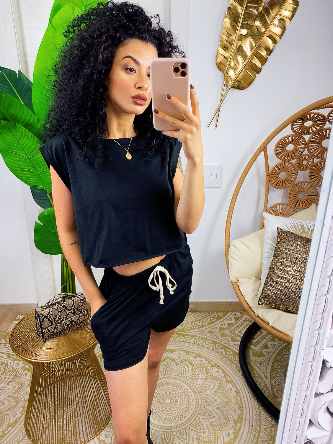 Completo sportivo maglia e short nero