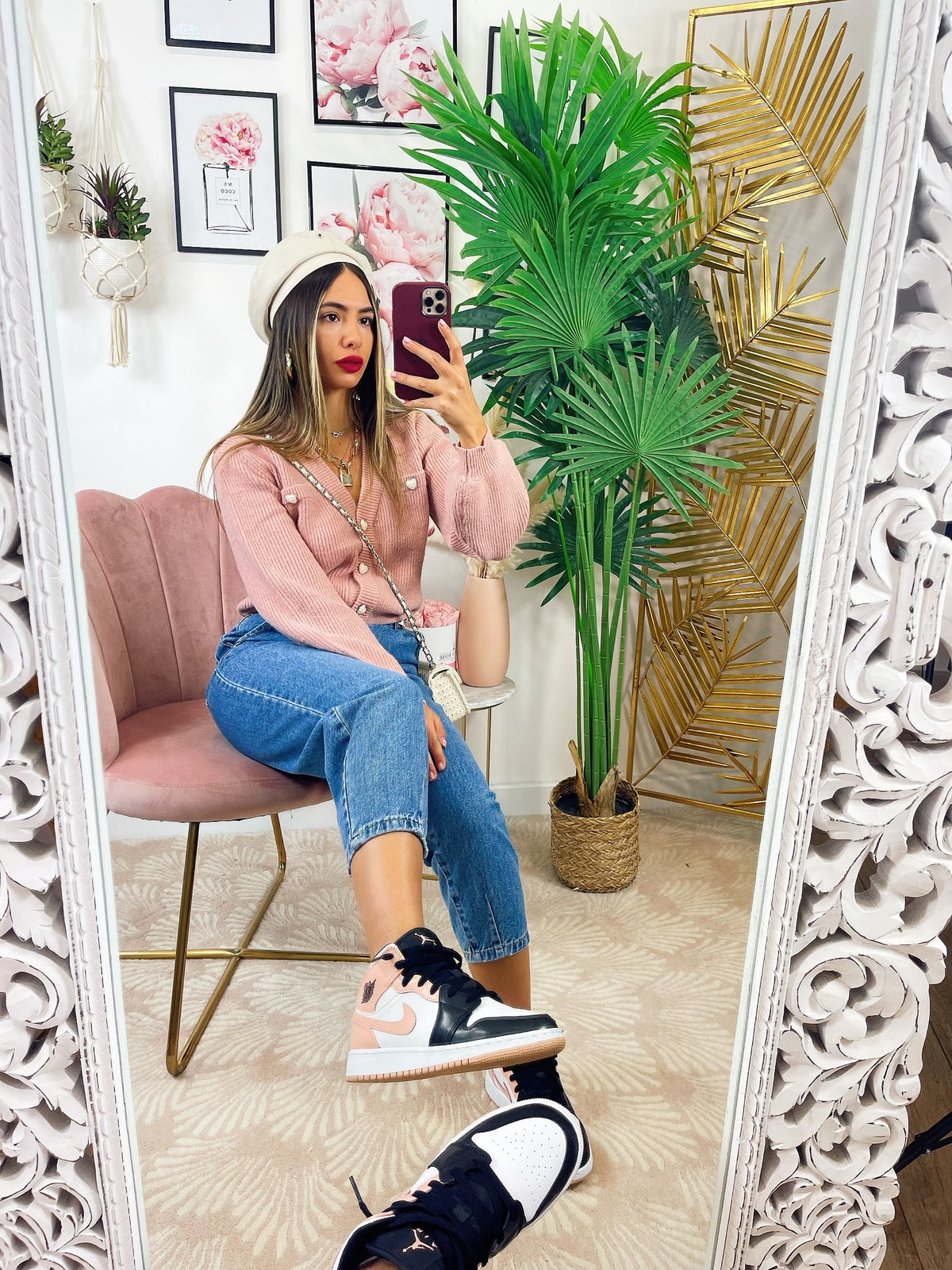 Maglione con bottoni gioiello a cuore rosa