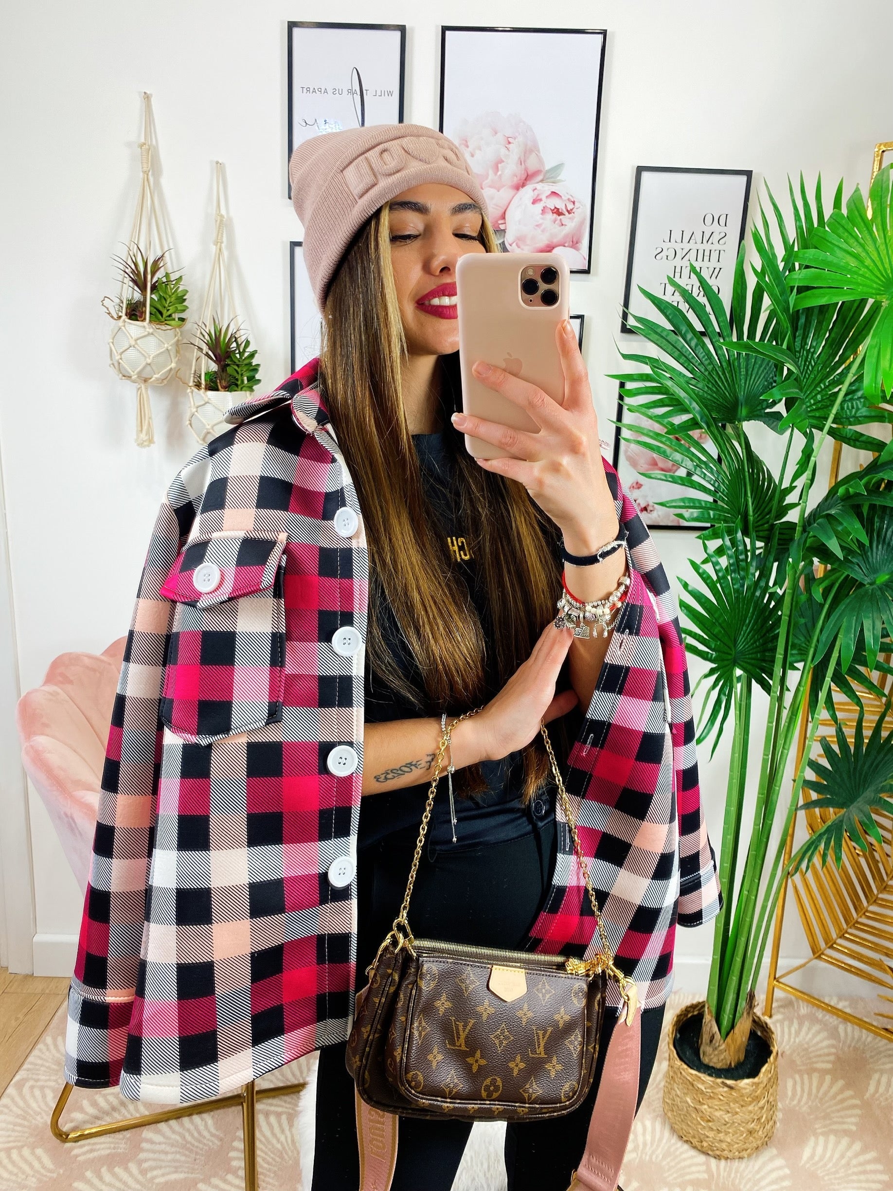 Giacca a quadri nera e fucsia